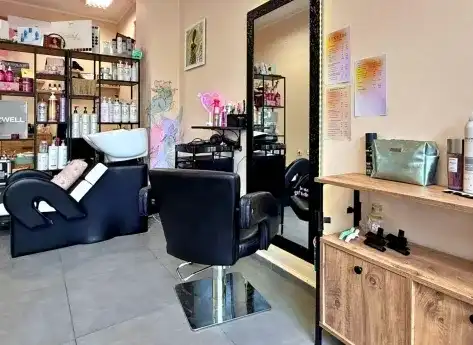 Andromeda Beauty Bar