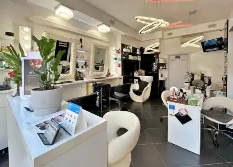 Beauty Salon Five Stars — снимка на обекта
