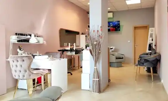 Combo Hair and Nails — снимка на обекта