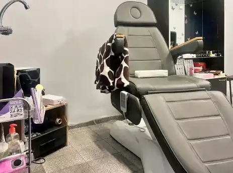Mirror Mirror Beauty Salon — снимка на обекта