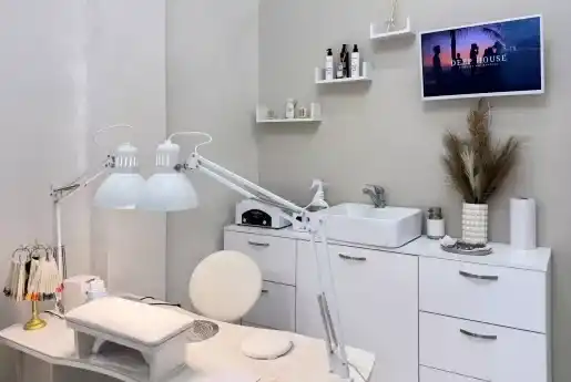 Smile Nails