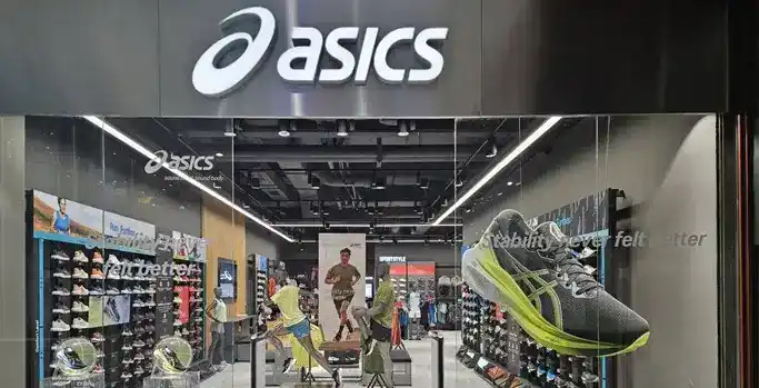Публично изображение — ASICS Paradise Center