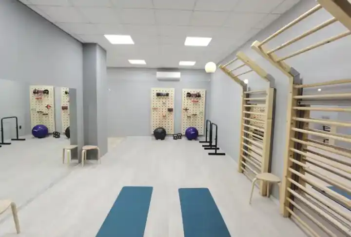 Публично изображение — Spine Therapy