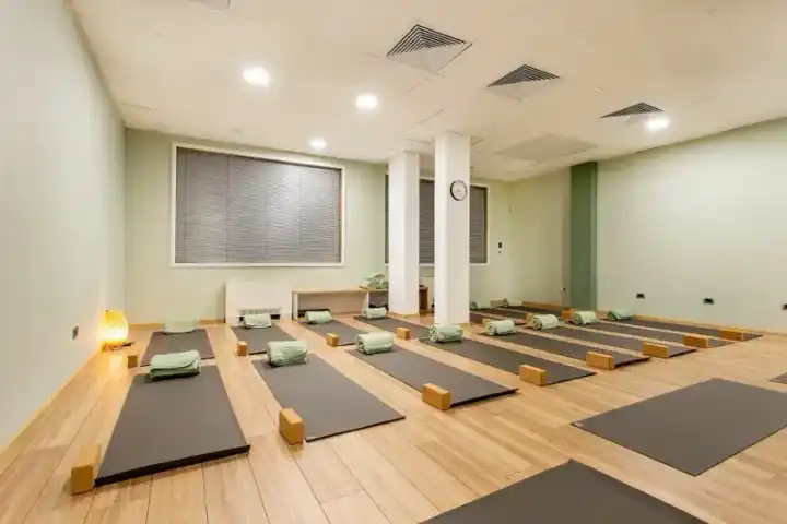 Публично изображение — Йога студио Yoga NaYa